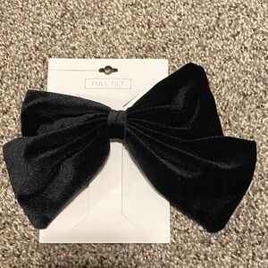 Full Tilt Luxurious Black Velvet Hair Bow